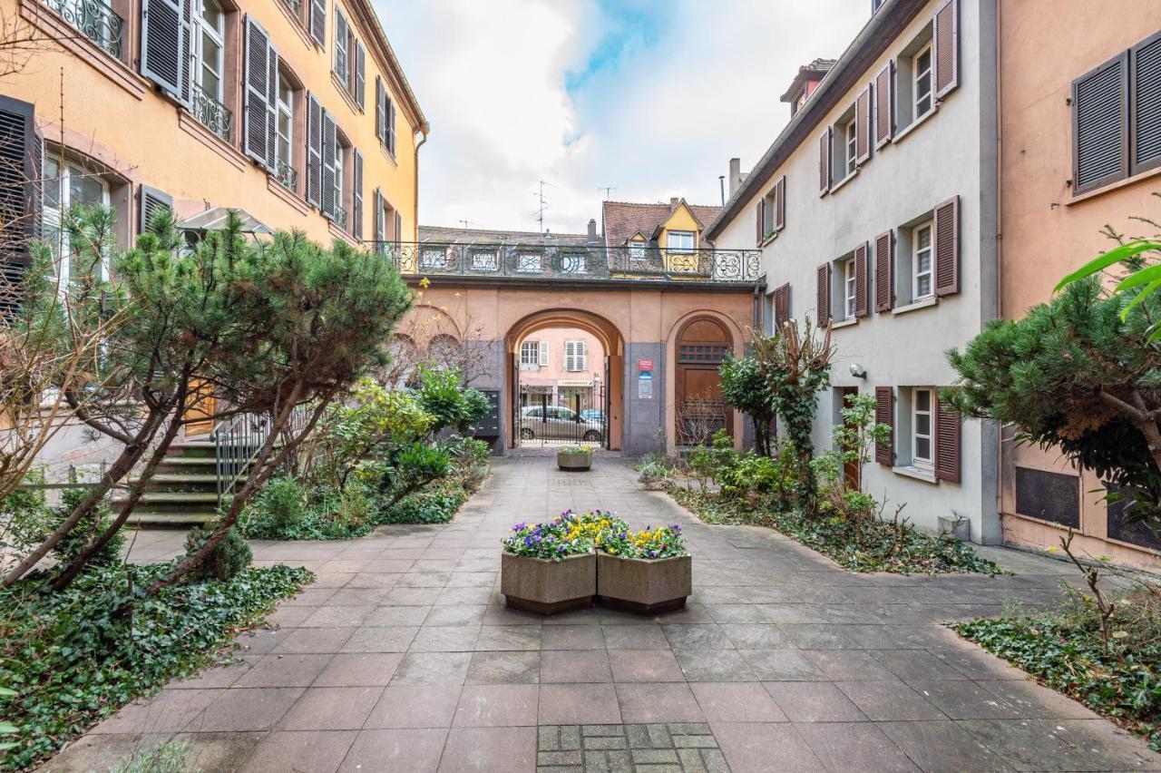 Halte De La Commanderie Apartment Colmar Bagian luar foto